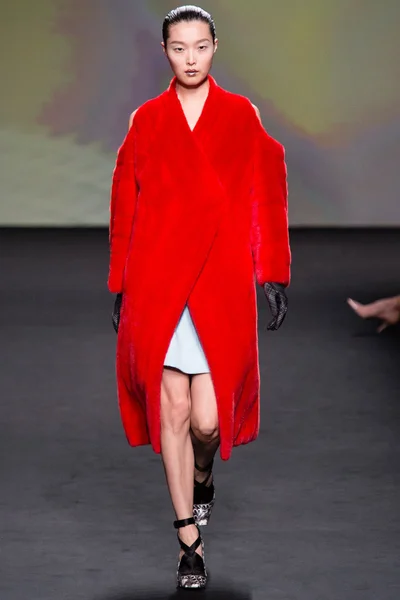 Look 32